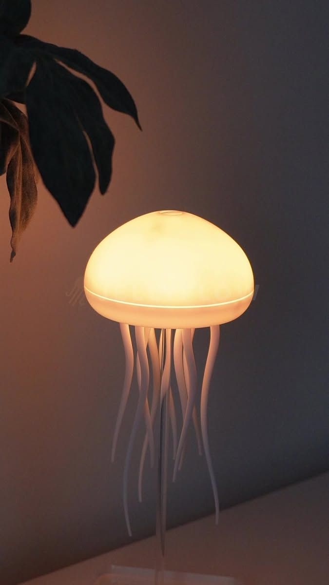 Lámpara medusa de luz cálida y relajante